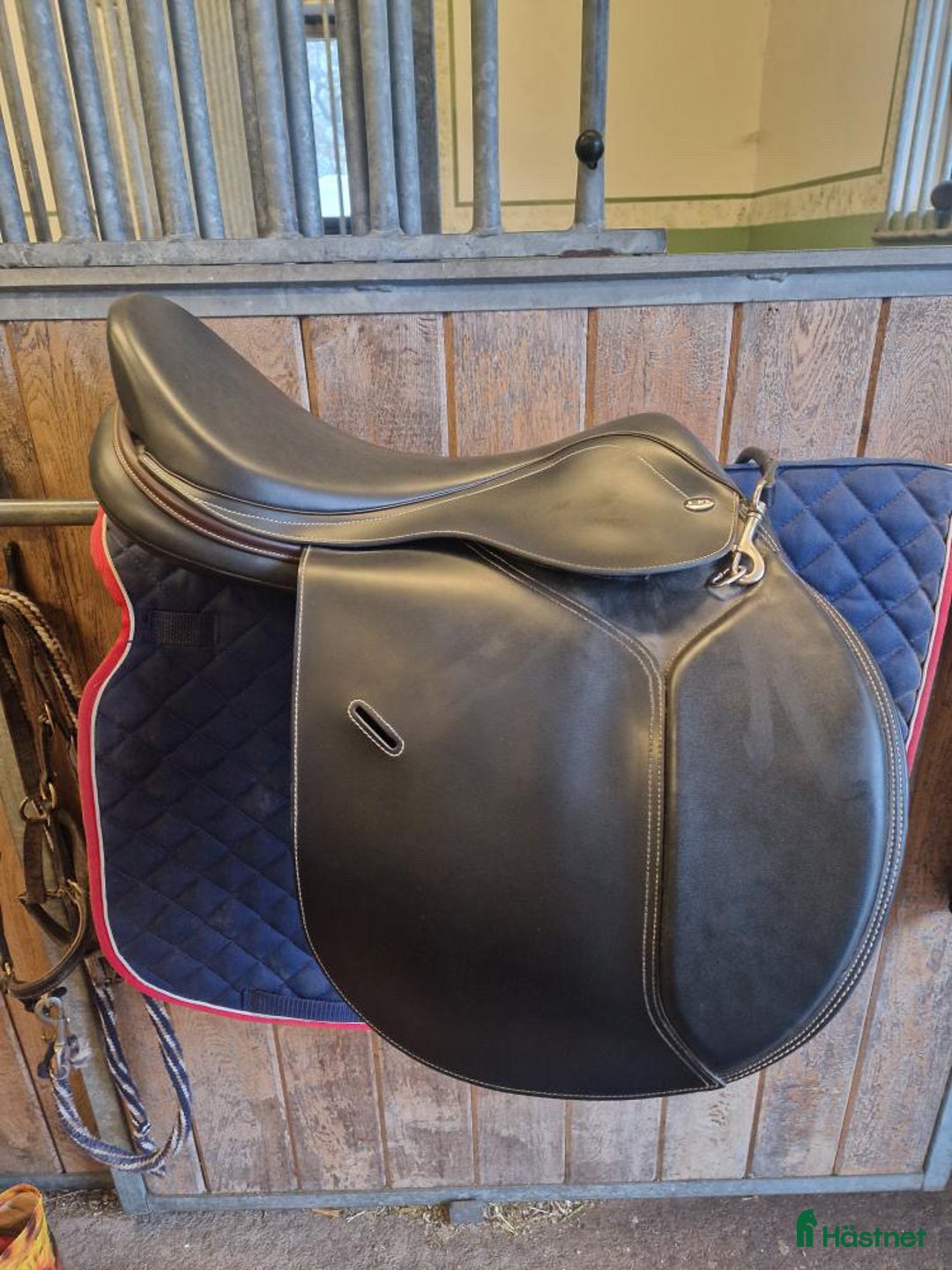 Sadlar hästutrustning till salu: Smart By Lippo Hoppsadel i Kalmar - Annons 1