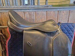 Sadlar hästutrustning till salu: Smart By Lippo Hoppsadel i Kalmar - Annons 8