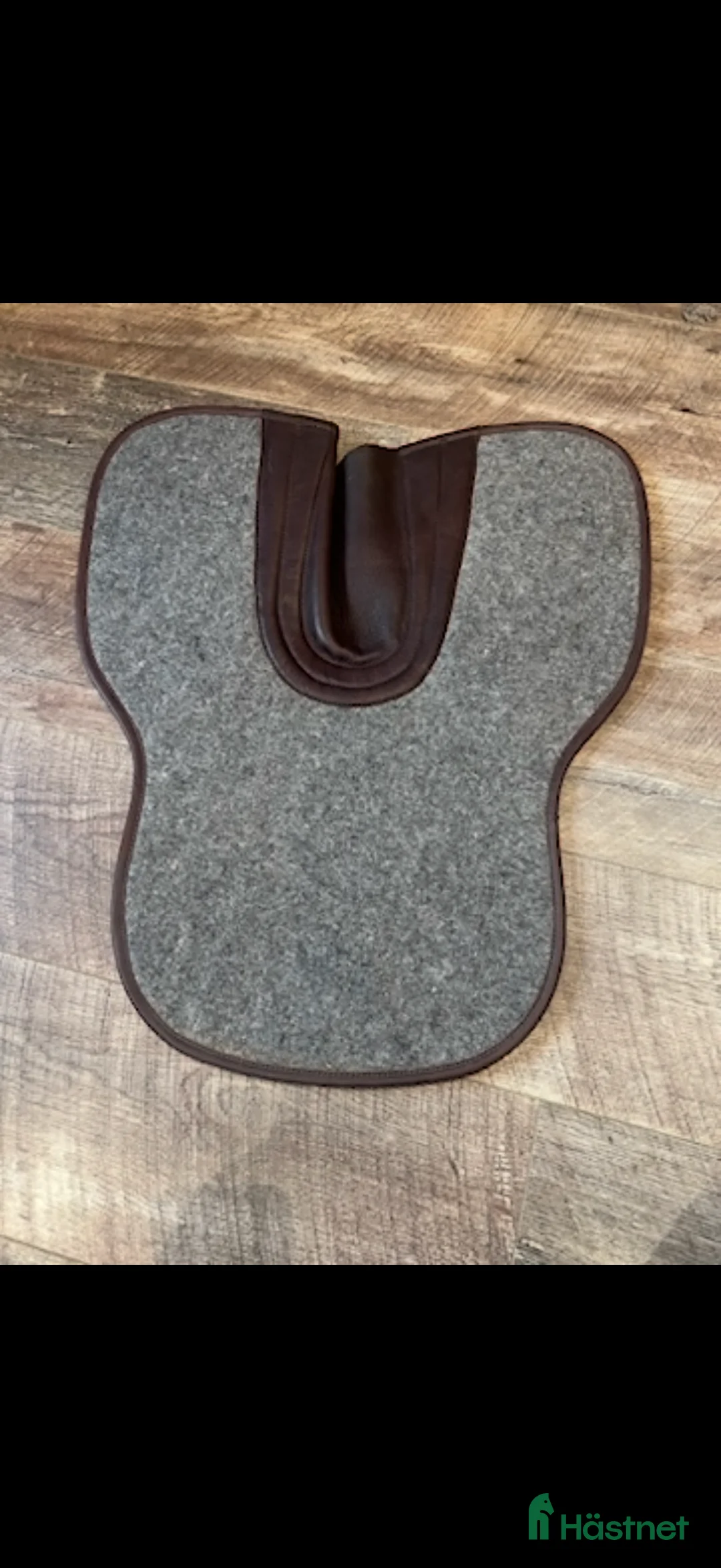 Sadeltillbehör hästutrustning till salu: Nya Equipe filtpaddar i Mantorp - Annons 2