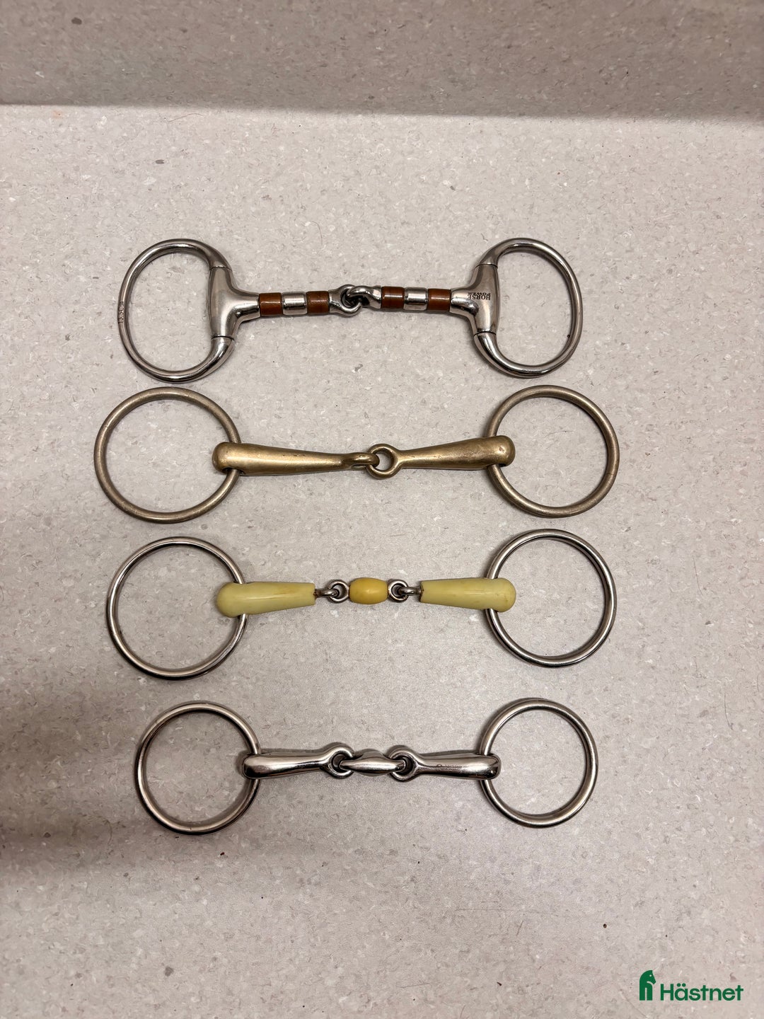 Bett hästutrustning till salu: 4 blandade bett  i Växjö - Annons 1