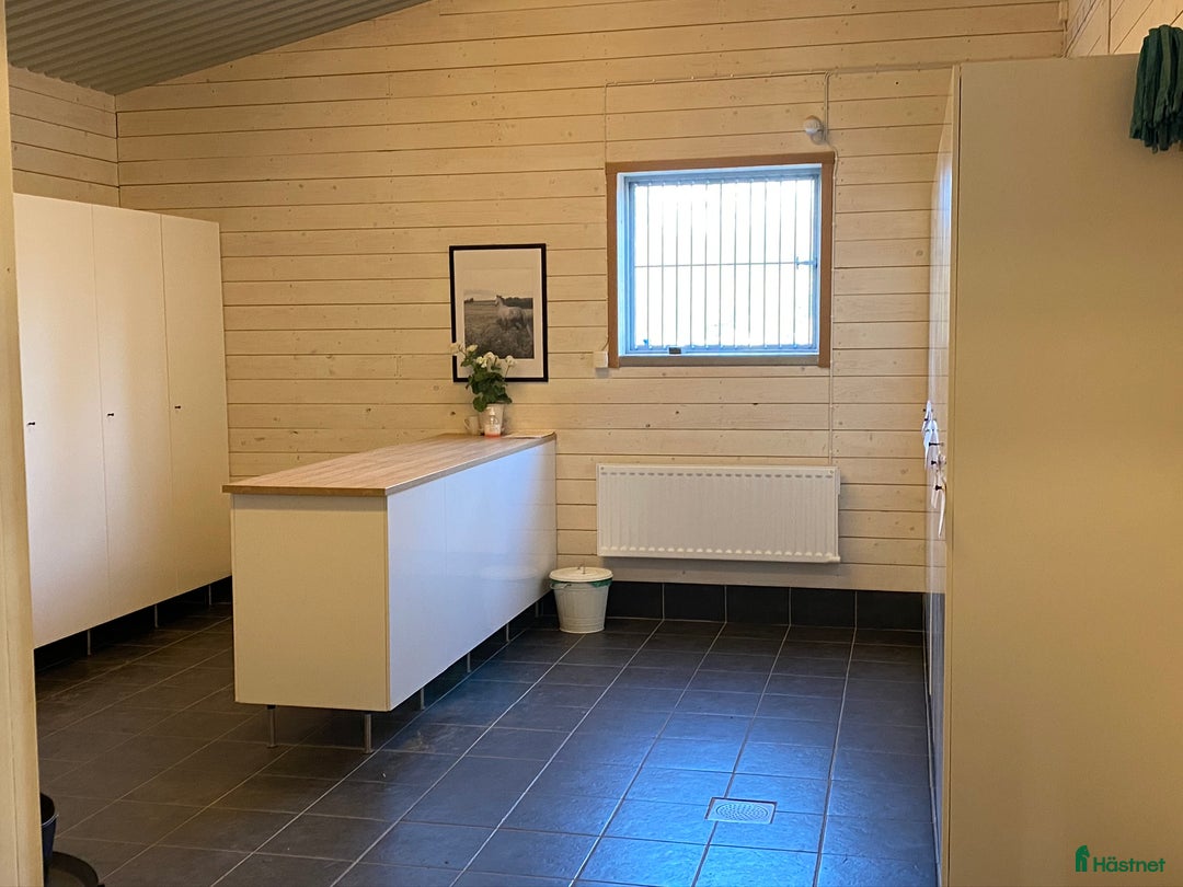 hästgårdar till salu: Charmigt stall i lantlig idyll, vackert renoverat! i Edsbro - Annons 26