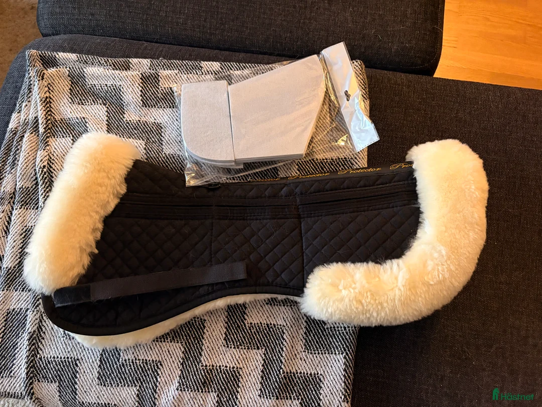 Sadeltillbehör hästutrustning till salu: Protector Korrektionspad  i Kil - Annons 1