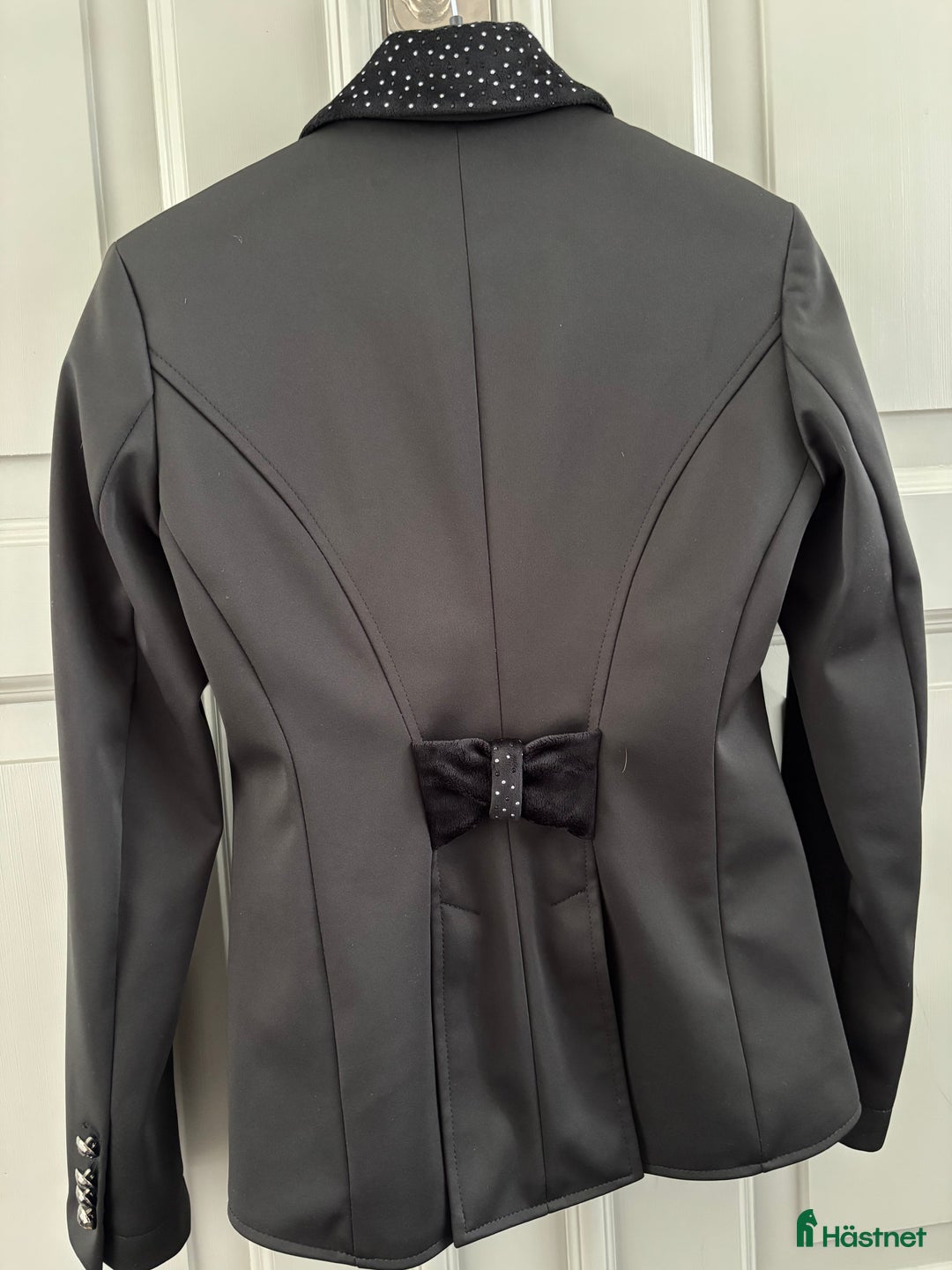 Jackor & Kavajer ryttarutrustning till salu: Tävlingskavaj strl 152 i Saltsjö-Boo - Annons 3