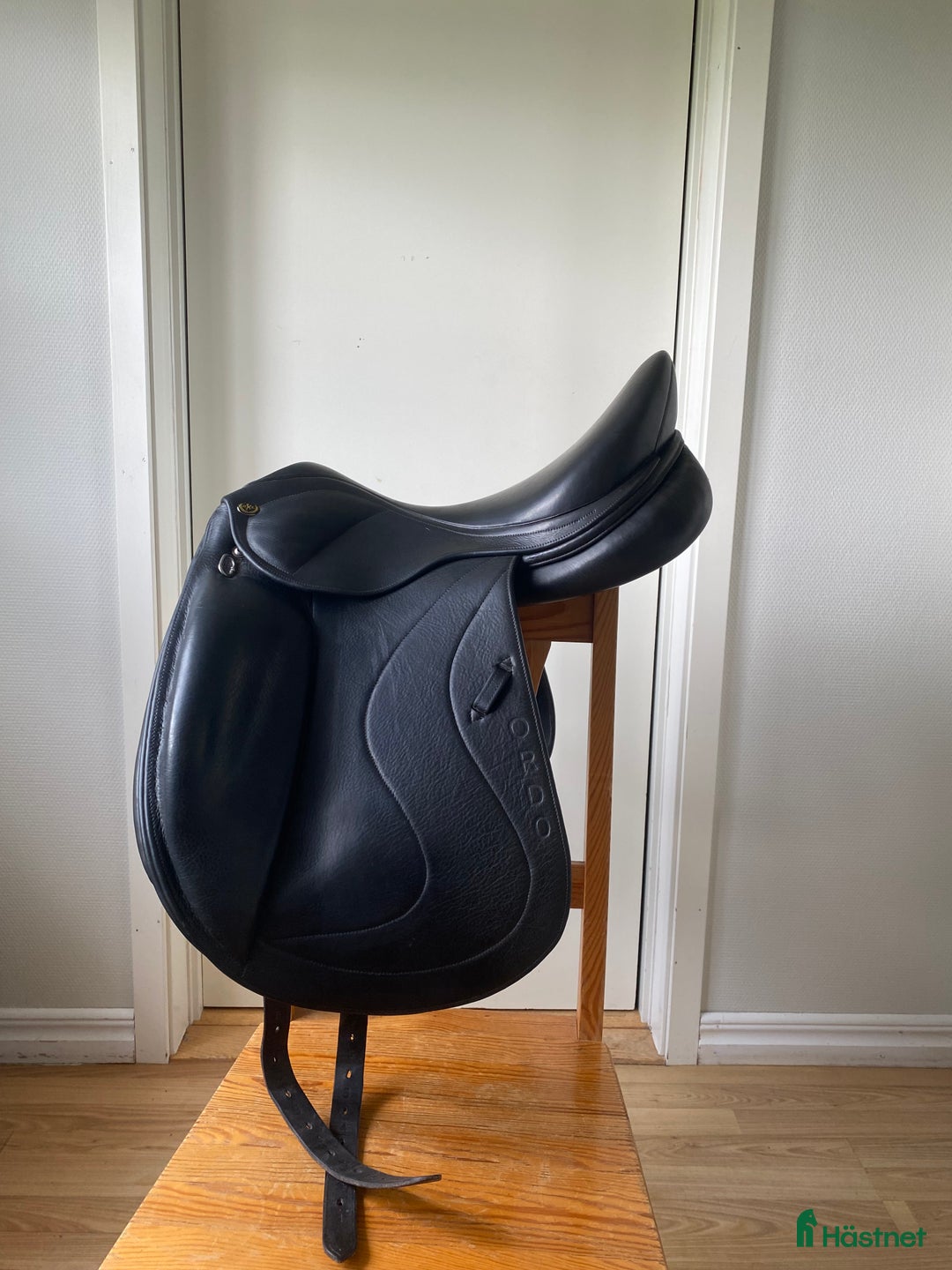 Sadlar hästutrustning till salu: Fin dressyrsadel i Jönköping - Annons 1