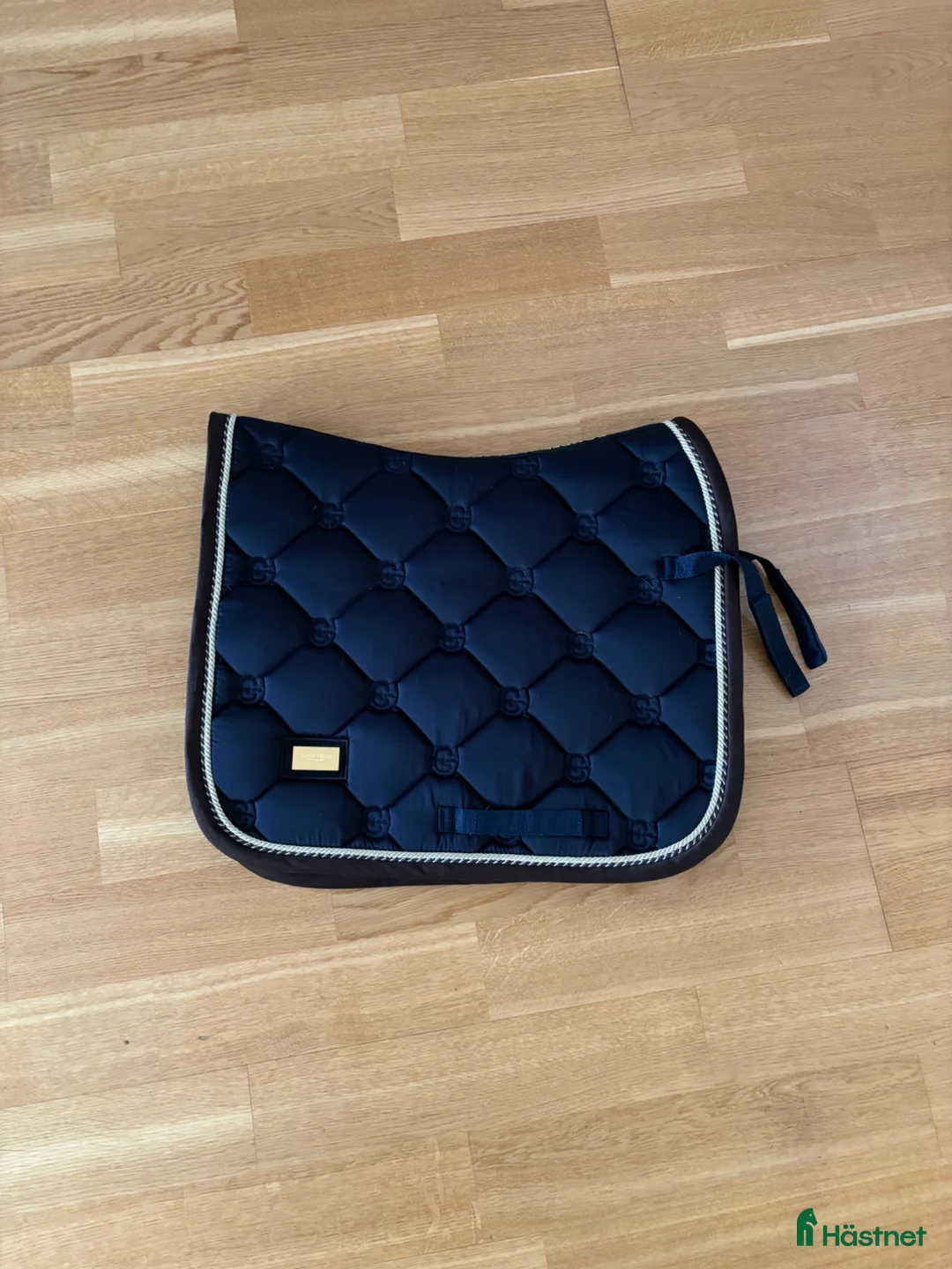 Schabrak & Vojlockar hästutrustning till salu: Equastrian Stockholm Dressyr Schabrak - Annons 2