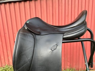 Sadlar hästutrustning till salu: Jensen Amiral dressyrsadel i Tvååker - Annons 9