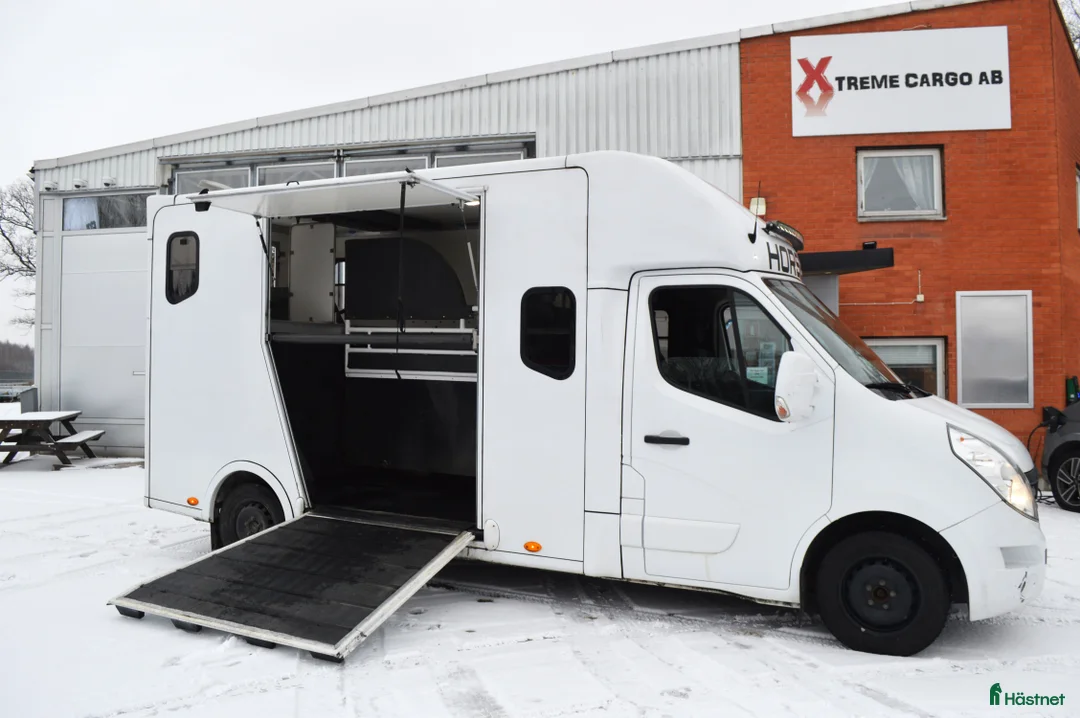 Hästlastbilar  fordon & transport till salu: Horsepartner 2019 5-sits Bominredning i Kvicksund - Annons 4