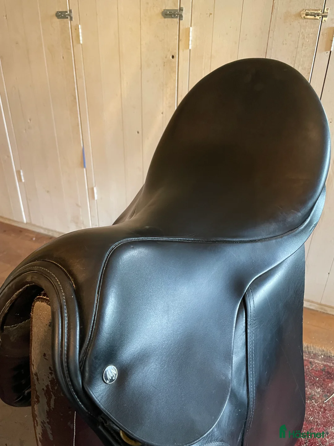 Sadlar hästutrustning till salu: Svart dressyrsadel, 17”, Morris & Nolan i Stenkullen - Annons 4