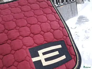 Schabrak & Vojlockar hästutrustning E-logga med glittersvart/guld passpoal + swarovski - Annons 7