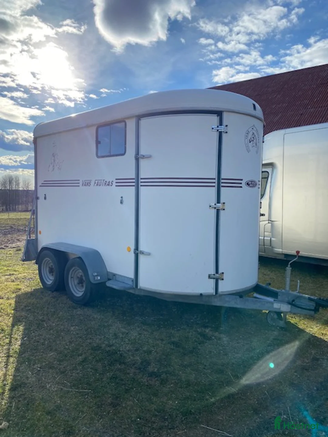 Hästtransporter  fordon & transport till salu: Fautras Oblic V5 – Rymligt & Säkert Diagonalsläp - Annons 2