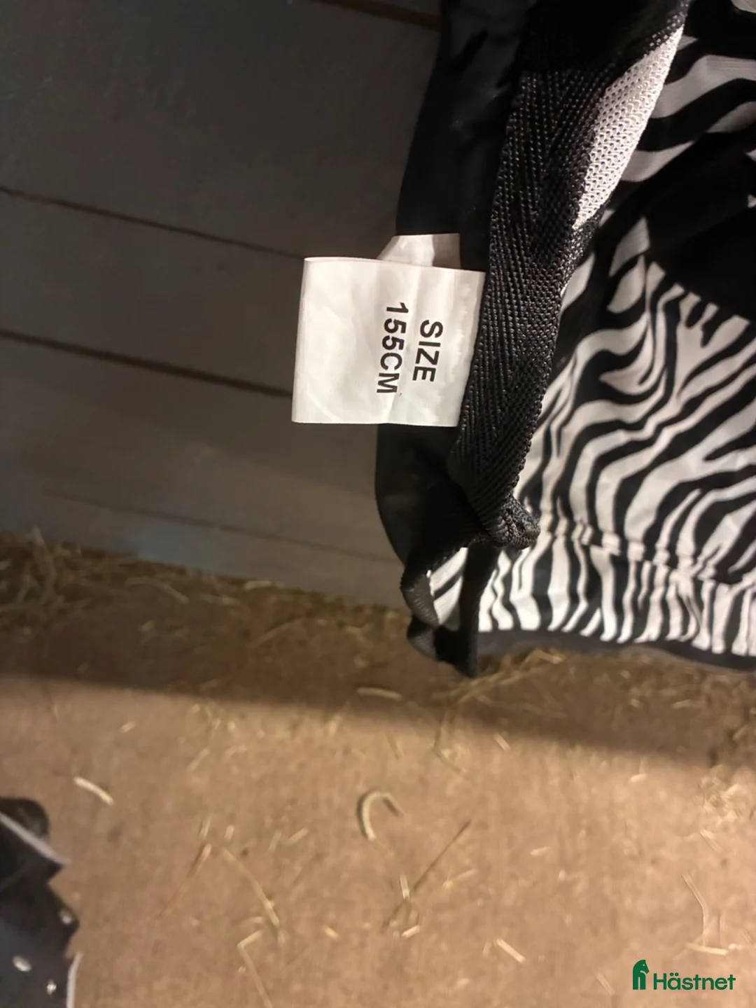 Täcken hästutrustning till salu: Flugtäcke Zebra - Annons 3