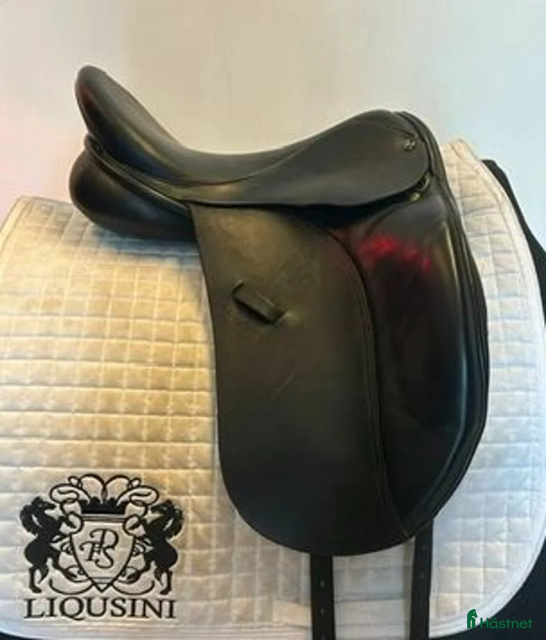 Sadlar hästutrustning till salu: Dressyrsadel Ideal Galadiel  16,5" - Annons 1