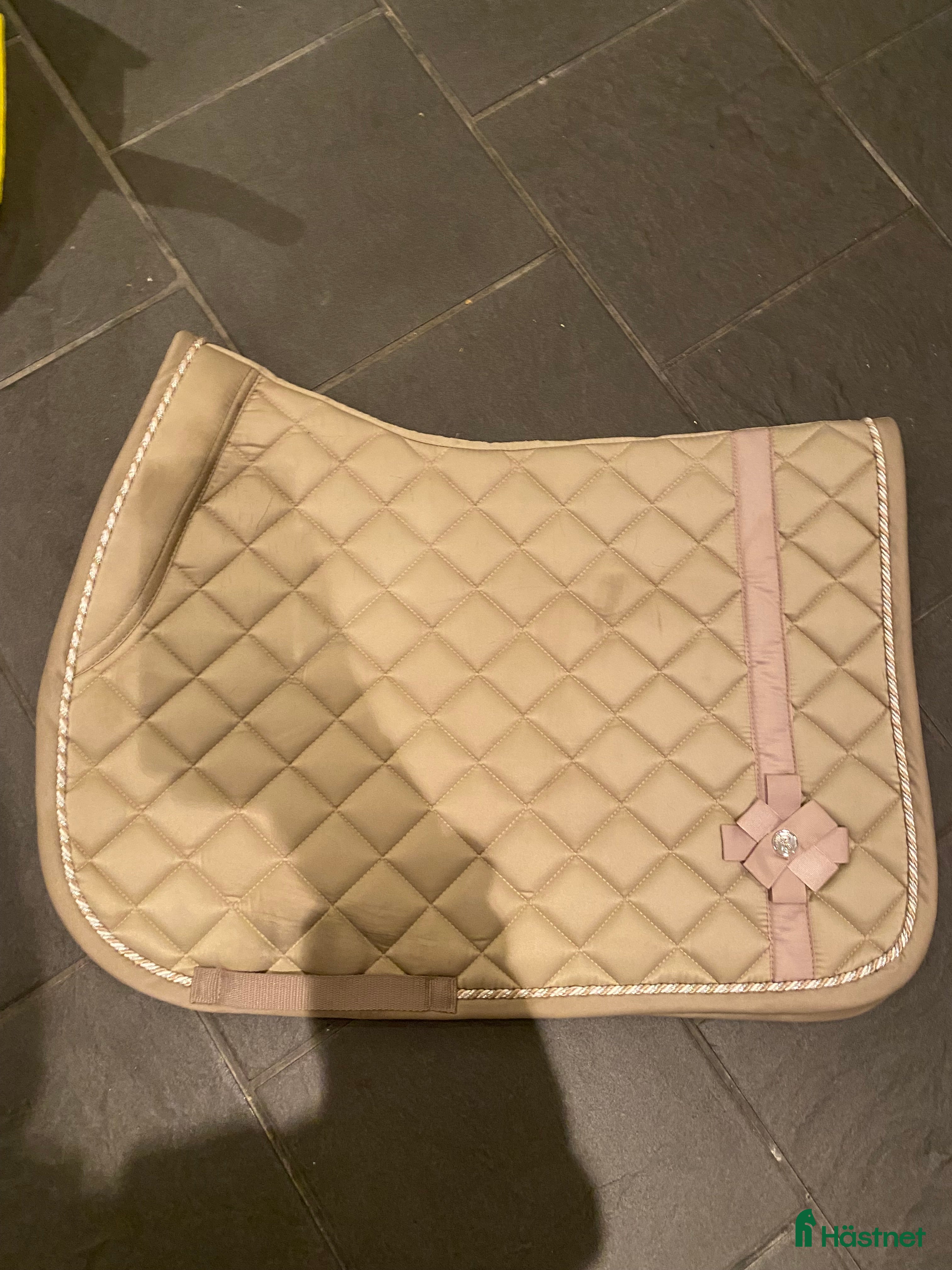 Schabrak & Vojlockar hästutrustning till salu: Schabrak säljes i Tjureda - Annons 1