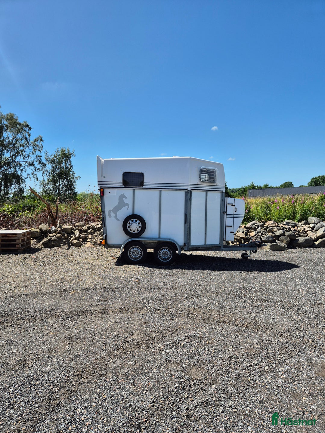 Hästtransporter  fordon & transport till salu: Renoverad kyllinge kärra i Genarp - Annons 1