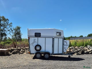 Hästtransporter fordon & transport till salu: Renoverad kyllinge kärra i Genarp - Annons 1