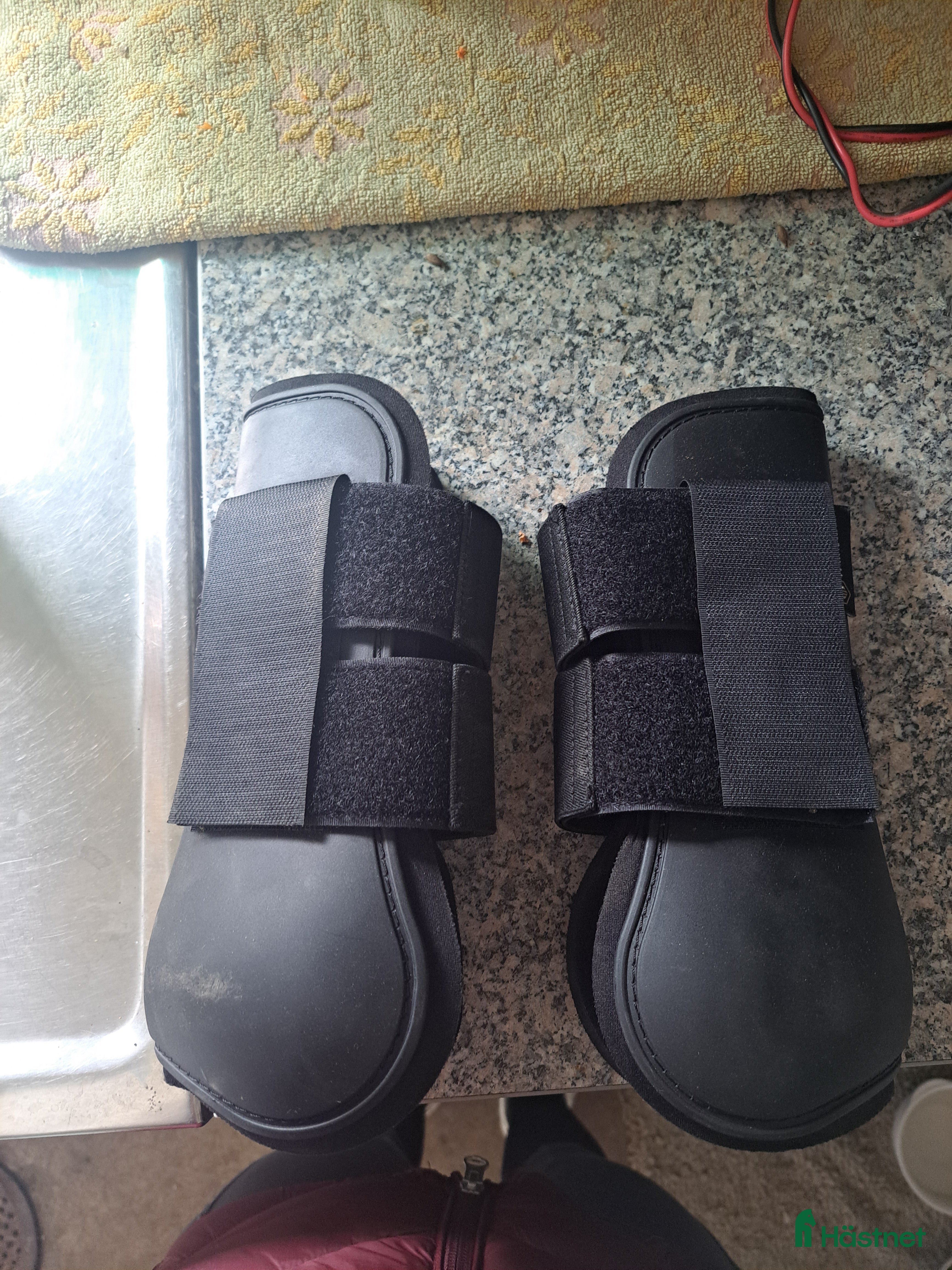 Benskydd hästutrustning Fina oanvända senskydd i Ljusterö - Annons 17