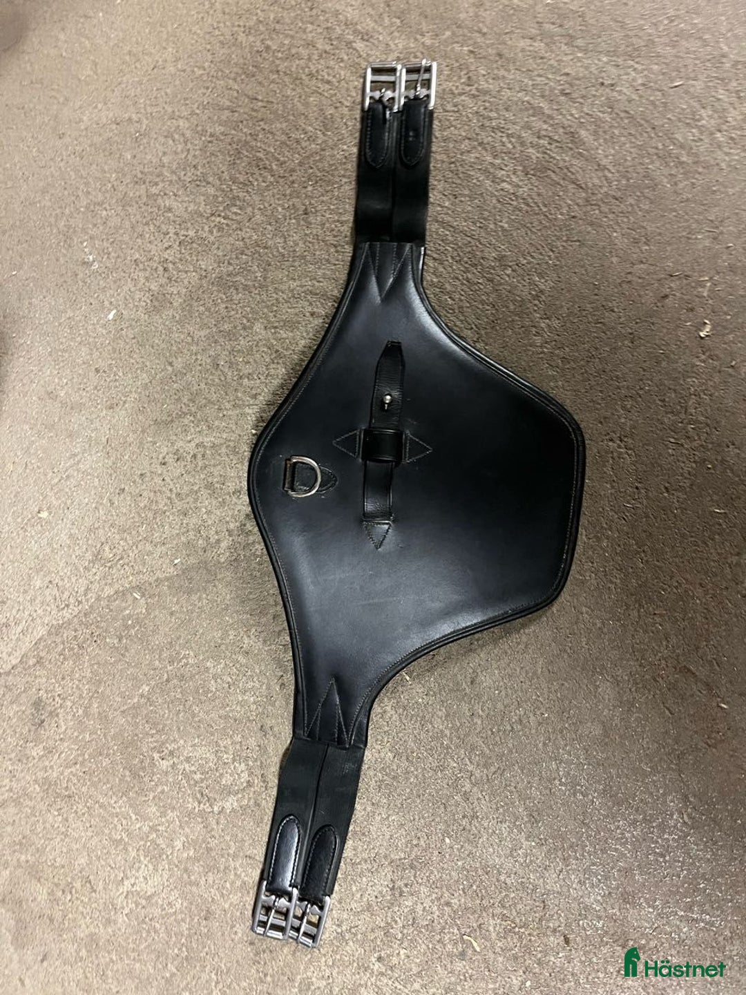 Sadeltillbehör hästutrustning till salu: Svart Magplatta 90cm i Botkyrka - Annons 2