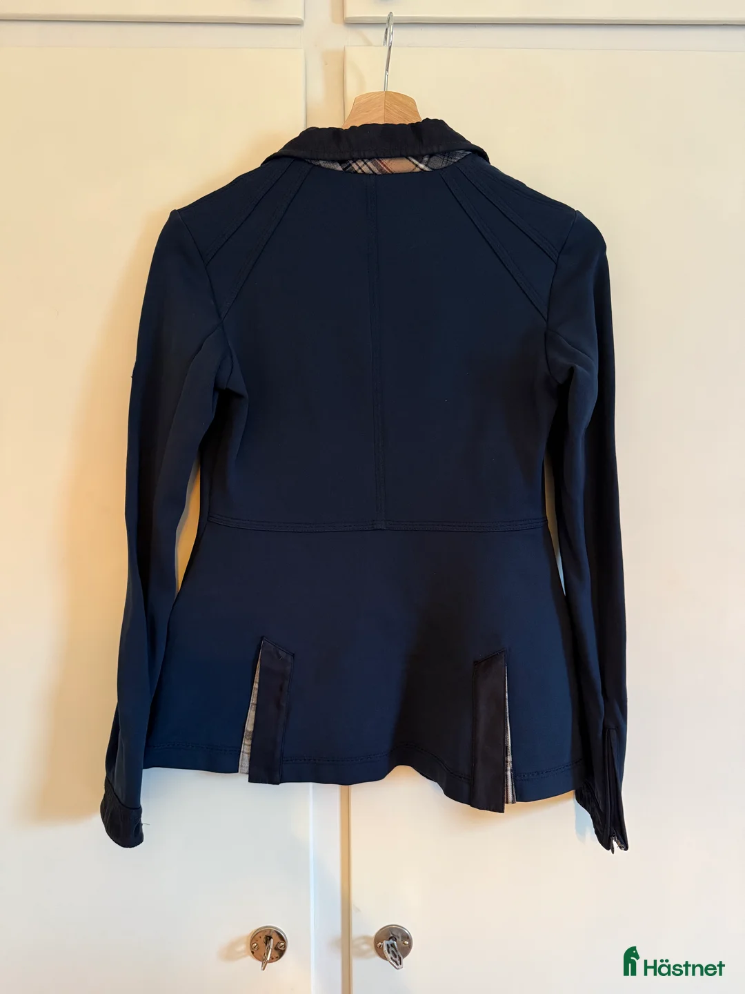 Jackor & Kavajer ryttarutrustning till salu: Marinblå Animo kavaj - Annons 2