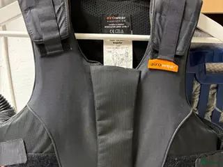 Säkerhetsvästar ryttarutrustning till salu: Säkerhetsväst - Annons 13
