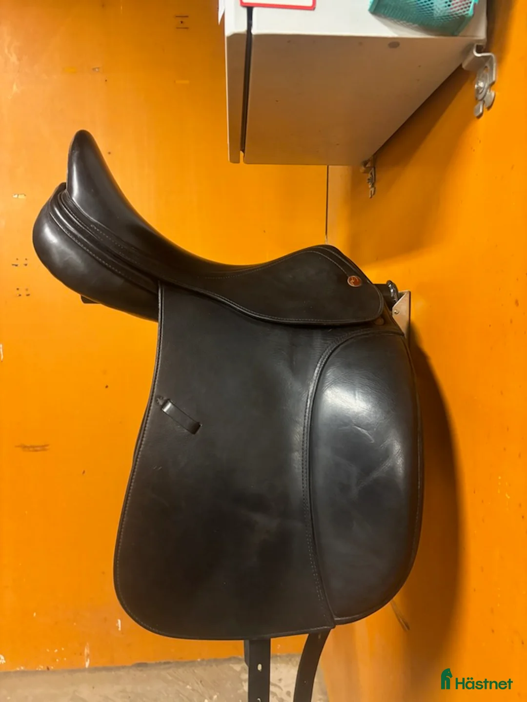 Sadlar hästutrustning till salu: Dressyrsadel Prestige Venus i Österhaninge - Annons 1