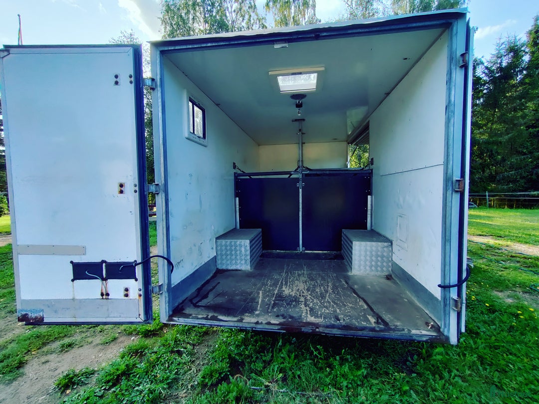 Hästlastbilar  fordon & transport till salu: Älskad hästbuss till salu  i Motala - Bild 5