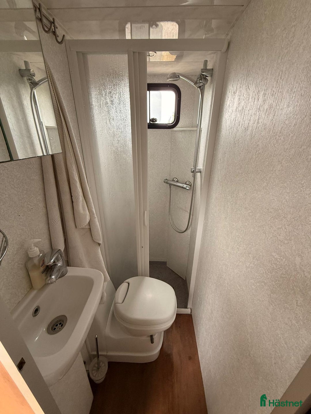 Hästlastbilar  fordon & transport till salu: PRISSÄNKT! JWR hästlastbil med bodel i Blentarp - Annons 6