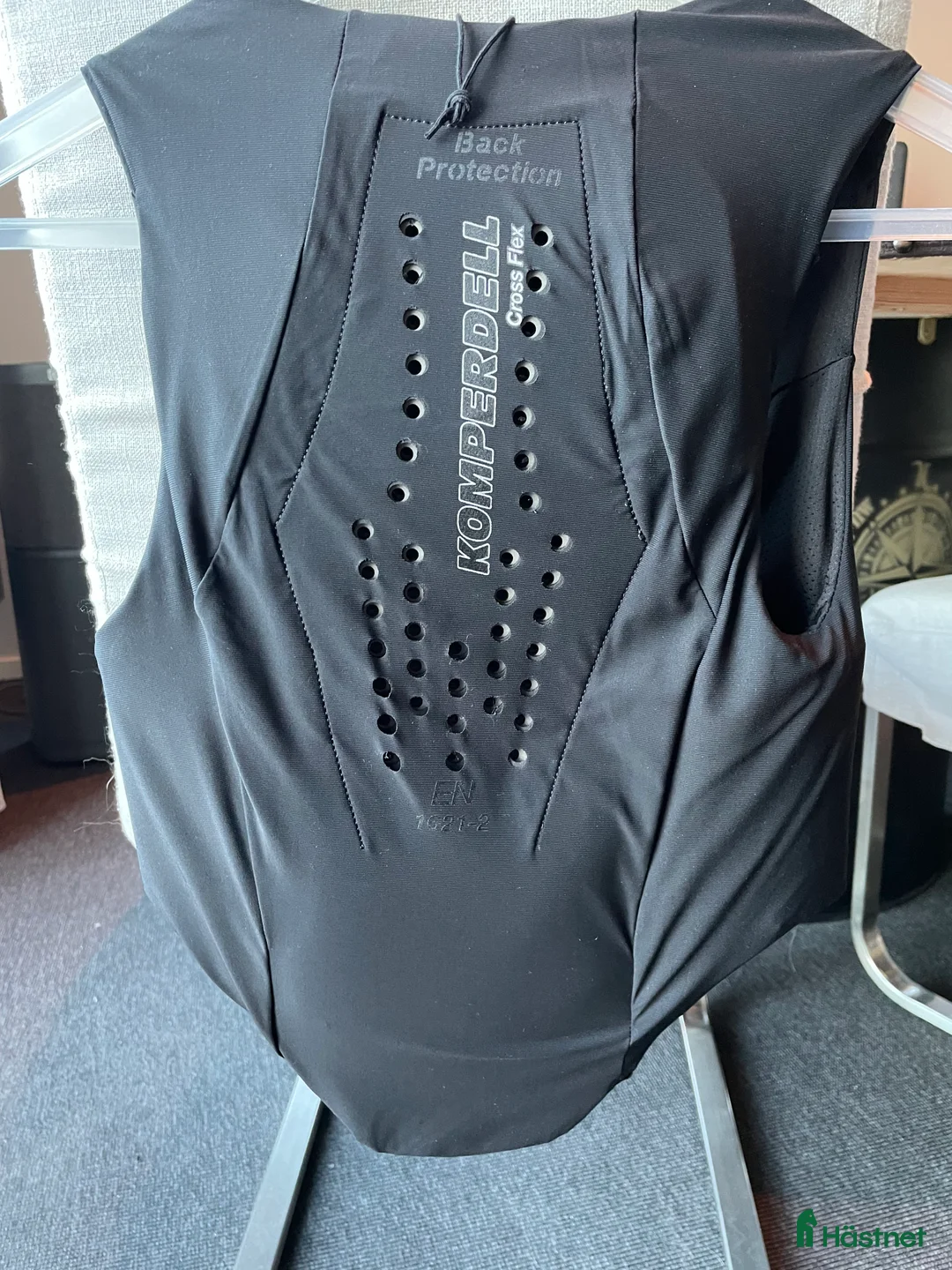 Säkerhetsvästar ryttarutrustning till salu: Säkerhetsväst Komperdell ballistic flex fit slim  i Vaxholm - Annons 2