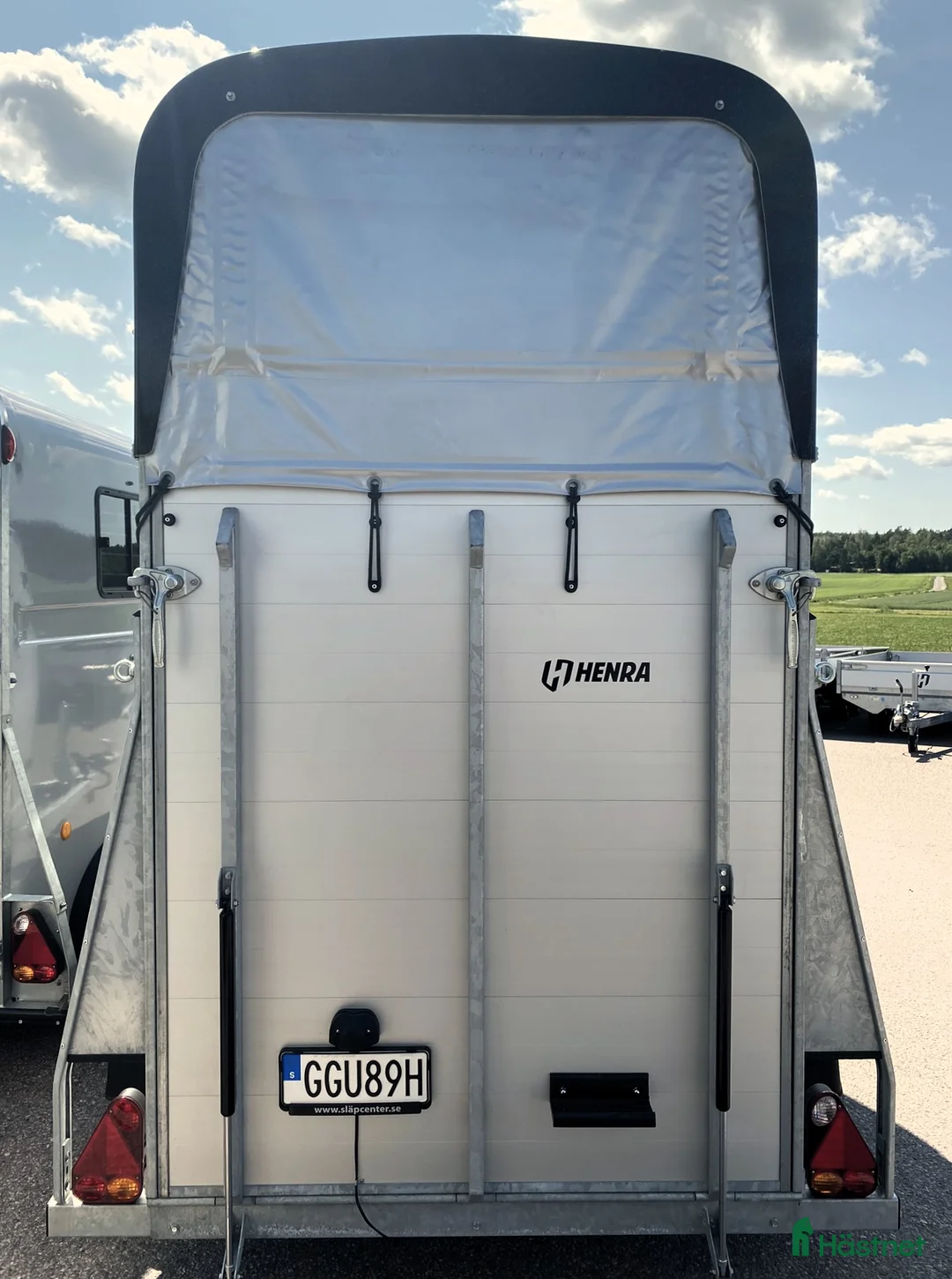 Hästtransporter  fordon & transport till salu: Henra 1,5-hästars med hög lastvikt i Kvicksund - Annons 2