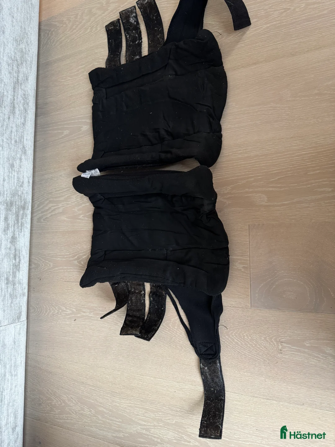 Benskydd hästutrustning till salu: Back on track stallbandage i Älvsjö - Annons 3