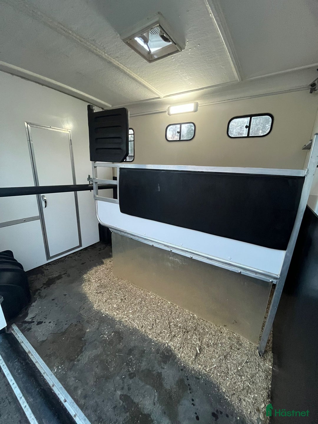 Hästlastbilar  fordon & transport till salu: B-korts hästbuss i Västervik - Annons 10