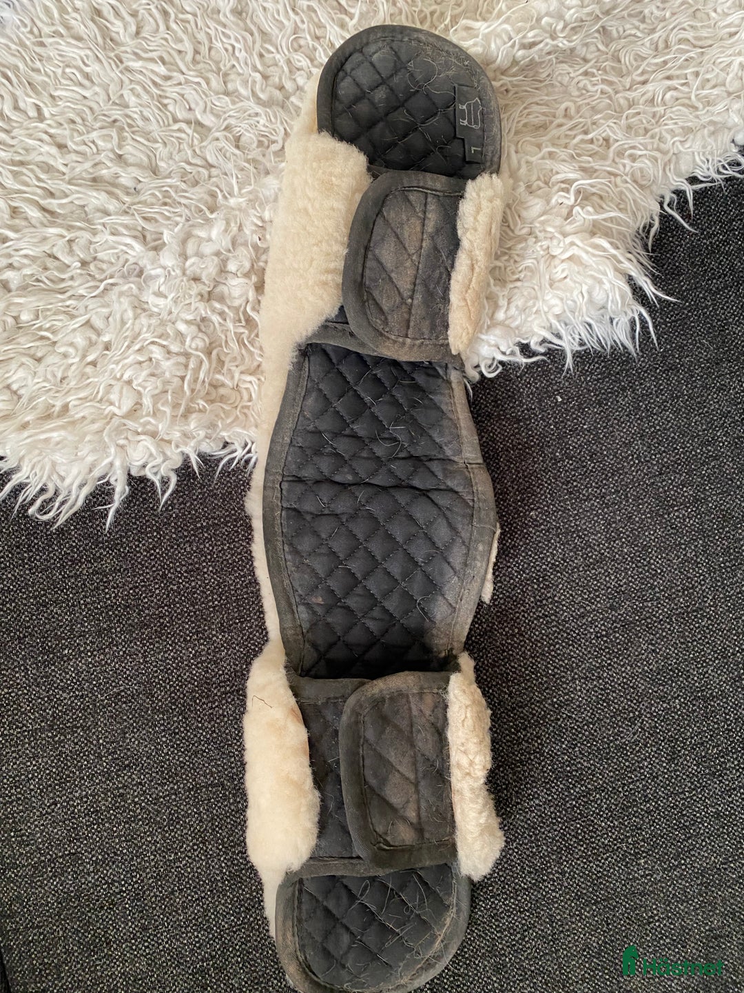 Sadeltillbehör hästutrustning till salu: Gjordskydd i lamm  i Pålsboda - Annons 1