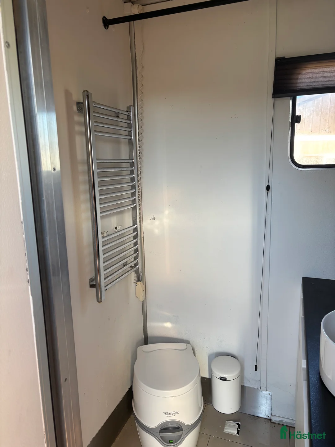 Hästlastbilar  fordon & transport till salu: 4 hestes lastbil med living - Annons 7