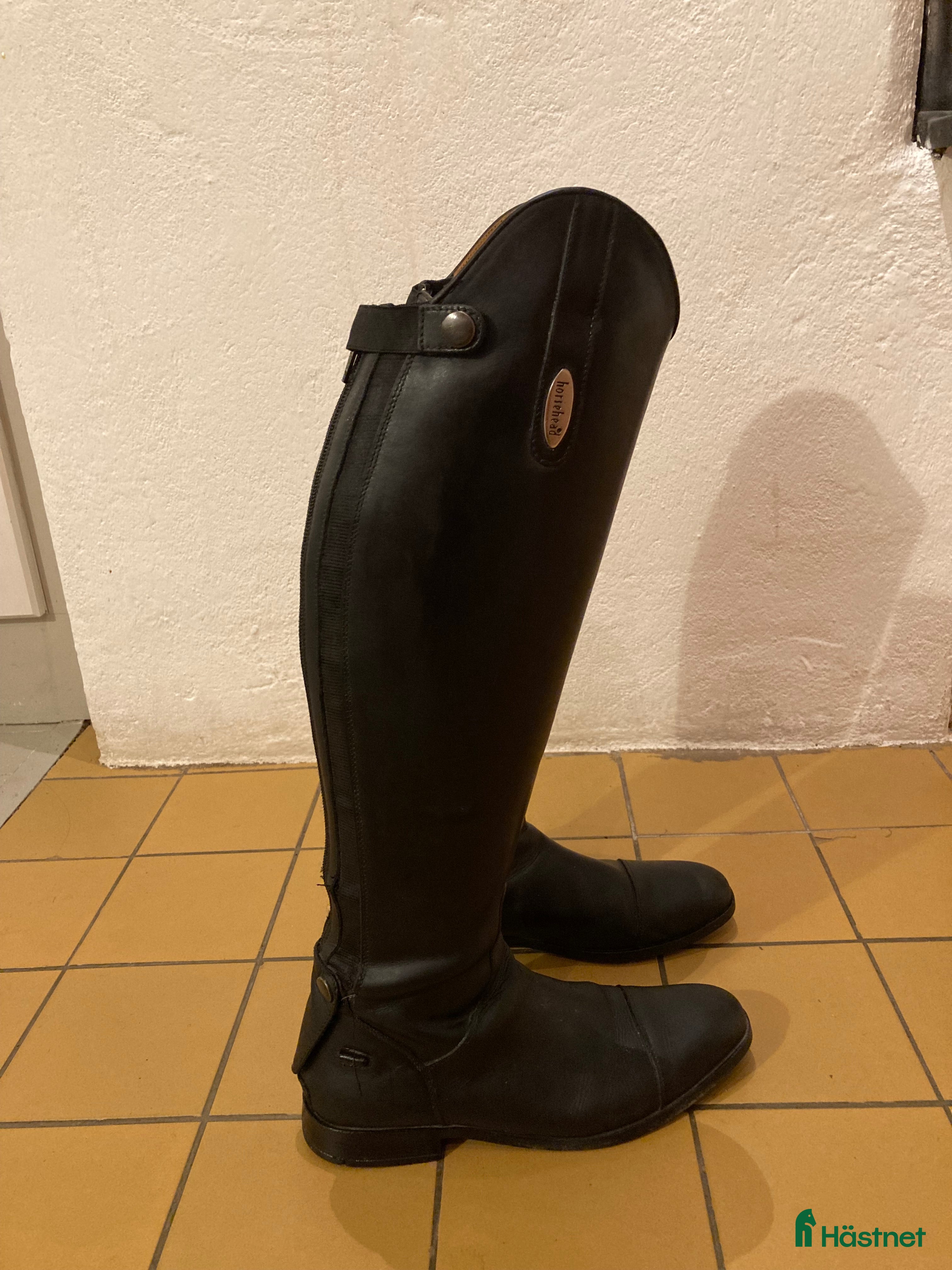 Ridstövlar ryttarutrustning till salu: Läderridstövlar i Nävlinge - Annons 1