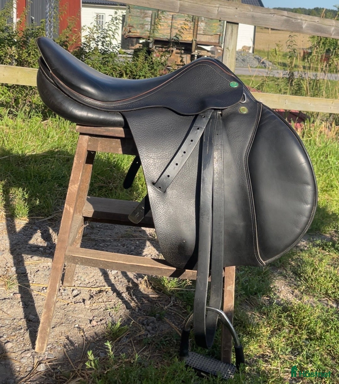 Sadlar hästutrustning till salu: Hippos golden star  i Norrköping - Annons 1