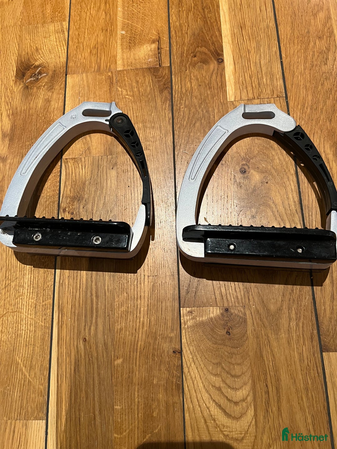 Övrig Ryttarutrustning ryttarutrustning till salu: WALDHAUSEN säkerhetsstigbyglar, nyskick i Höör - Annons 8