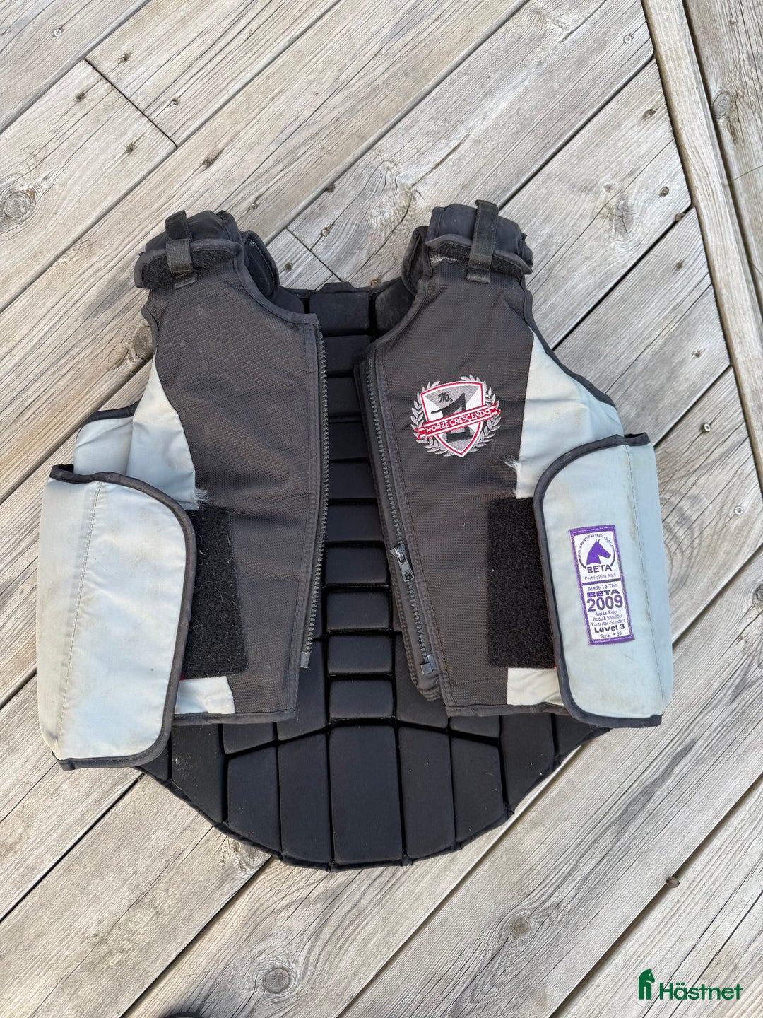 Säkerhetsvästar ryttarutrustning till salu: Ridväst i Mantorp - Annons 1