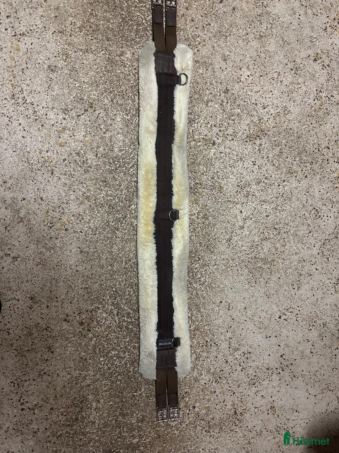 Sadeltillbehör hästutrustning till salu: Fluffig sadelgjord  - Annons 1