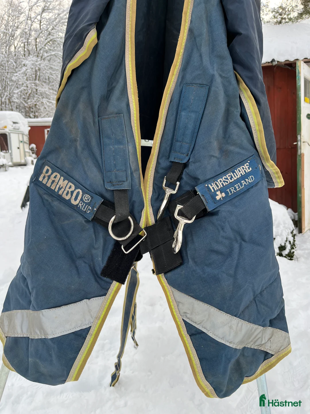 Täcken hästutrustning till salu: Horseware Rambo rug 145cm - Annons 1