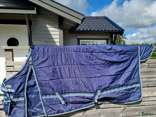 Täcken hästutrustning till salu: Hansbo stalltäcke 200g 125 cm i Tvååker - Annons 12