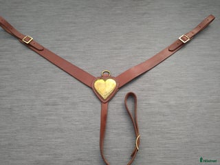 Sadeltillbehör hästutrustning till salu: Brösta med hjärta i mässing i Härnösand - Annons 16