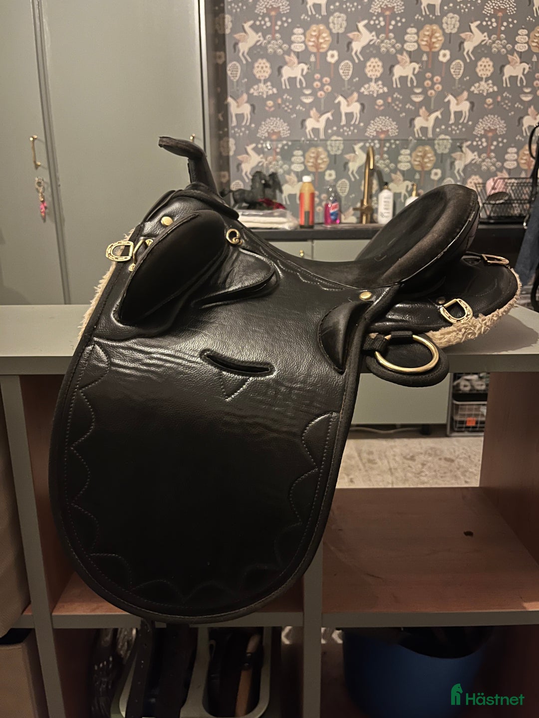 Sadlar hästutrustning till salu: Australiensk Stocksadel - Annons 1