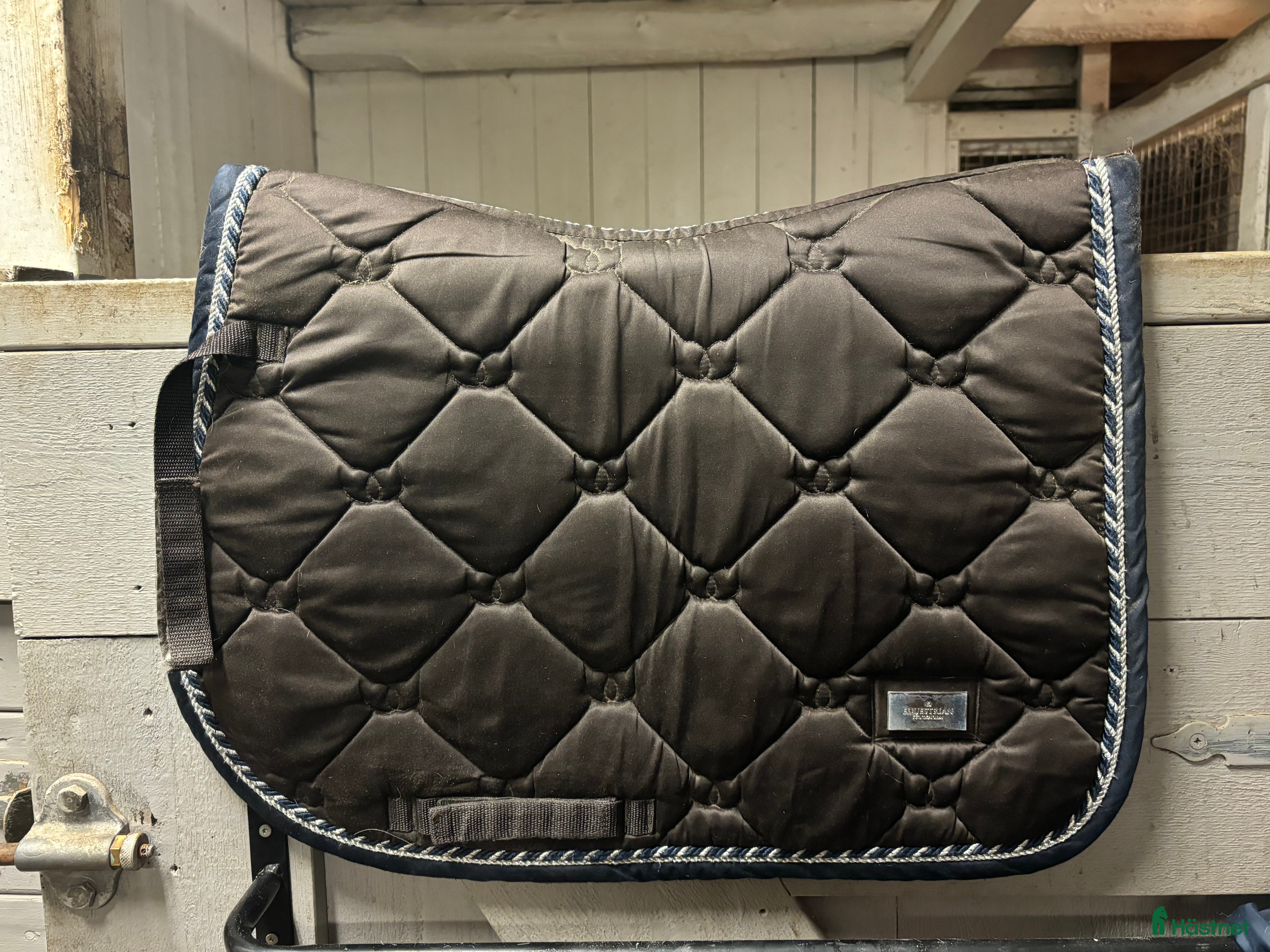 Schabrak & Vojlockar hästutrustning till salu: Esstockholm schabrak  - Annons 3