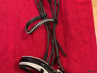 Träns hästutrustning Otto Schumacher Rundsytt träns tillhörande tyglar - Annons 3