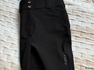 Ridbyxor ryttarutrustning till salu: Ariat ridbyxor säljes i Bollnäs - Annons 7