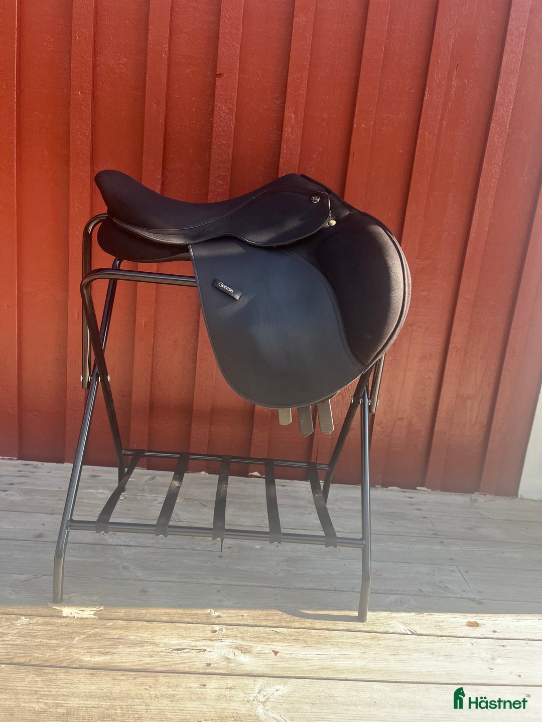 Sadlar hästutrustning till salu: Hopp-sadel säljes  i Tollered - Annons 1