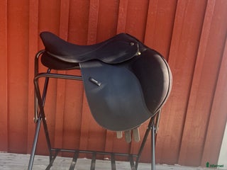 Sadlar hästutrustning till salu: Hopp-sadel säljes i Tollered - Annons 8
