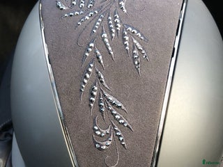 Hjälmar ryttarutrustning till salu: Samshield Swarowski i Årsunda - Annons 1