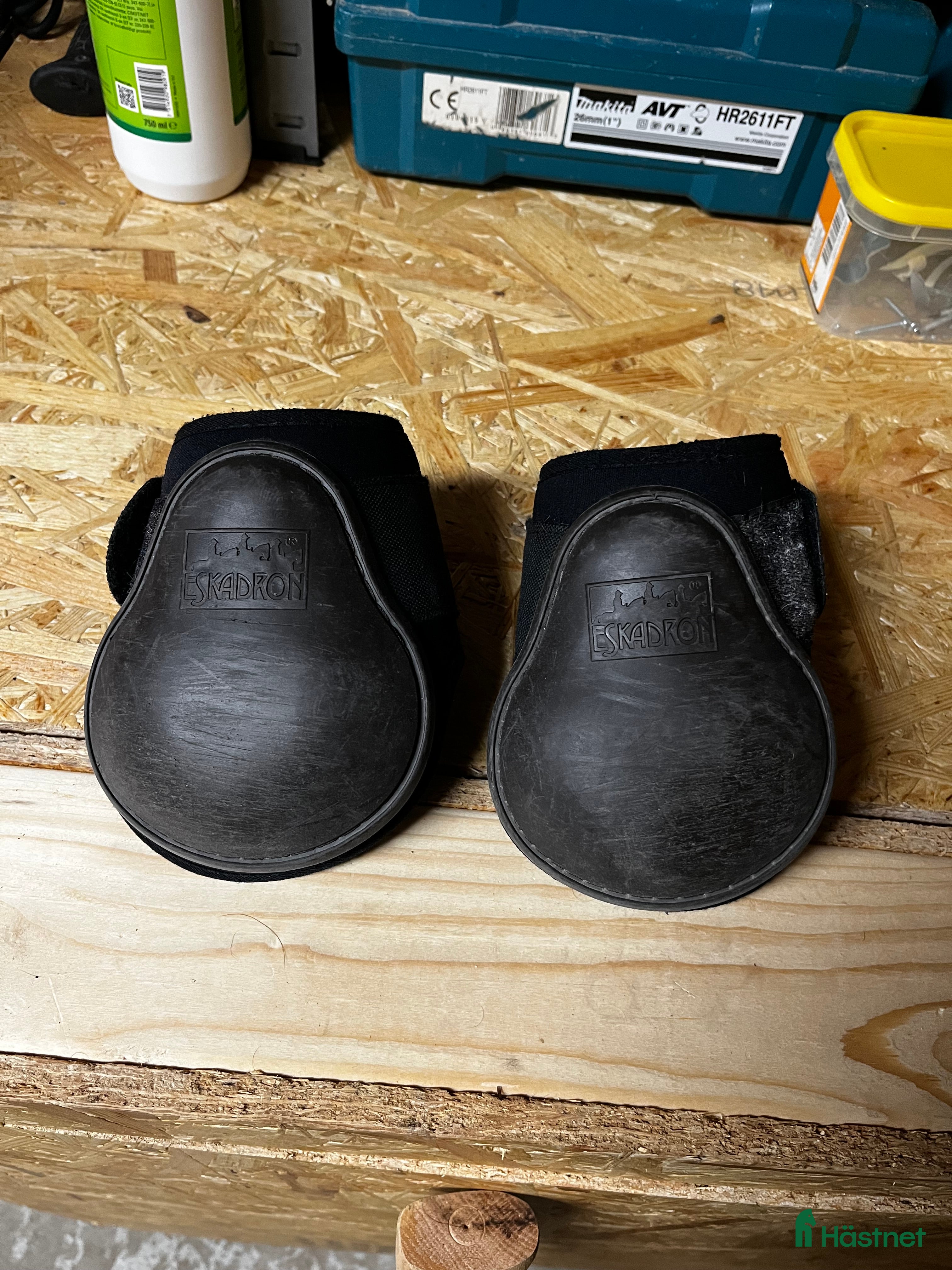 Benskydd hästutrustning till salu: Eskadron bakskydd i Kvicksund - Annons 19