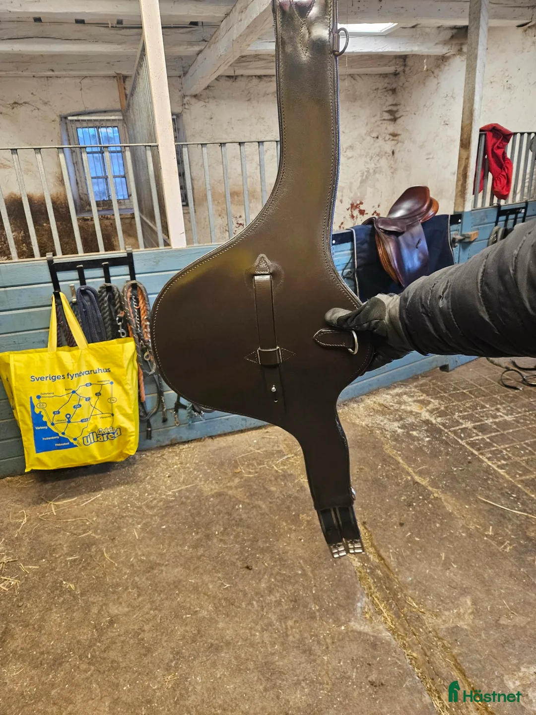 Sadeltillbehör hästutrustning till salu: Magplatta/ sadelgjord - Annons 2