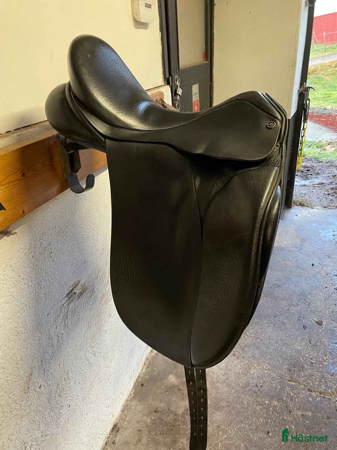 Sadlar hästutrustning till salu: Dressyrsadel morris and nolan  i Karlskoga - Annons 1